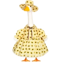 Andere Porch Goose Outfit Aardbeienfruitjurk Kantversierde hoed Buiten gazon tuin tuindecoratie