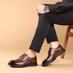 Chaussures habillées classiques en cuir véritable pour hommes, style européen, à enfiler, pour l'automne, idéales pour le travail et les mariages, tendance - Product Image 2