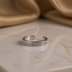 Orecchini a polsino in oro bianco E4247 con diamanti rotondi brillanti incastonati a canale, gioielli classici unisex alla moda - Product Image 2