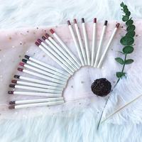 2025 Pretty Ladies White Lip Liner Pencil 22 couleurs Lip liner logo personnalisé et boîte