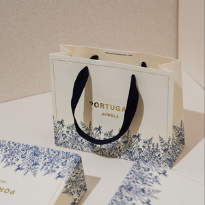 CHING TA Sacchetti di Carta Laminata Biodegradabile di Lusso Personalizzati con Logo, Eco-Friendly, Rivestimento Opaco, Stampa UV, Manico a Nastro, per Candele Artigianali - Product Image 5