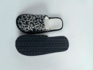 Nuevo diseño de interior para <span class=keywords><strong>mujer</strong></span>, zapatillas cómodas con estampado completo, <span class=keywords><strong>zapatos</strong></span> de casa con punta cerrada con suela de EVA, amortiguación suave e iluminada - Product Image 4