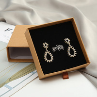 Boîte à bijoux personnalisée avec logo en estampage à chaud sur carton rigide pour cadeau de mariage