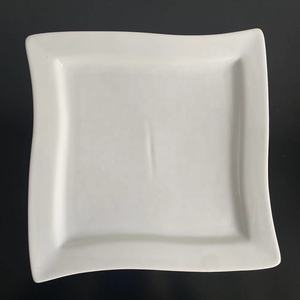 Assiette de Dîner en <span class=keywords><strong>Porcelaine</strong></span> de 8 Pouces, en Stock, Faible MOQ, Assiette de Présentation Irrégulière en <span class=keywords><strong>Porcelaine</strong></span> Prête à l'Emploi pour Expédition Rapide - Product Image 2