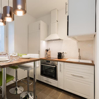 ODM 304 Armoire de cuisine en acier inoxydable Résistance aux chocs privée Forme à une ligne pour la préparation des repas dans les hôtels ou les appartements