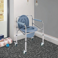 Vente en gros Chaise d'aisance mobile pliante à roulettes Adultes âgés handicapés Seau de toilette Salle de bain Équipement de sécurité pour la réadaptation