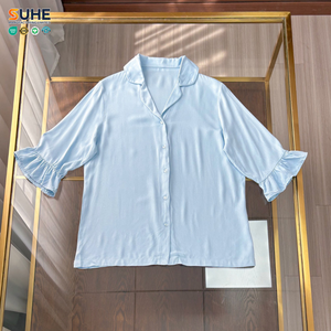 ชุดนอนผู้หญิง SUHE ผ้าวิสโคส 100% ทอเนื้อนุ่ม ใส่สบาย แขนระบาย แขนยาว คอวี ปิดด้วยเชือกผูก สีพื้น เหมาะสำหรับฤดูร้อน - Product Image 3