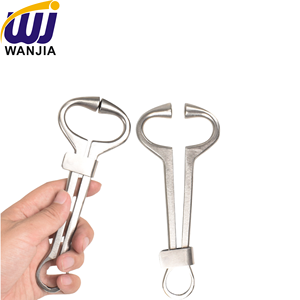 Pinza para toros WANJIA, herramienta de acero inoxidable para el manejo de ganado, control de toros, sujeción de vacas y uso en granjas ganaderas - Product Image 1