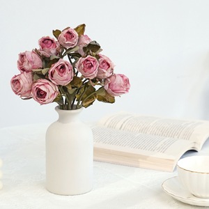 Ramo de Rosas Artificiales Plain Realm, Flores de Seda y Plástico para Decoración de Bodas, Hogar y Fotografía - Product Image 1