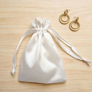 Sac à cordon en satin imprimé avec logo personnalisé, idéal pour sous-vêtements, perruques, bijoux, cadeaux, anti-poussière – Vente chaude, OEM ODM - Product Image 2