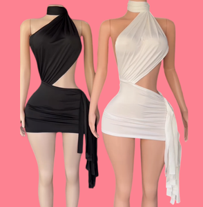 ชุดเดรสราตรี Viviblook Z1106DS รุ่นวาเลนไทน์สำหรับผู้หญิง แบบต่อผ้า โชว์หลัง สีพื้น สายเดี่ยว ทรงไม่สมมาตร จับจีบ - Product Image 1