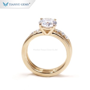 Tianyu Gems Nueva llegada Moissanite Juegos de anillos de boda Redondo 7.5nn DEF Anillo de piedra preciosa de moissanita de alta calidad - Product Image 4
