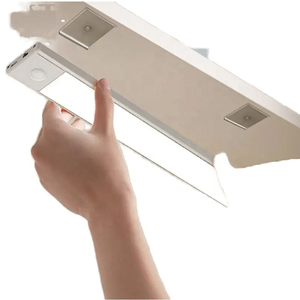 EGH Lampe <span class=keywords><strong>de</strong></span> table sans fil pour armoire Veilleuse à <span class=keywords><strong>led</strong></span> <span class=keywords><strong>avec</strong></span> <span class=keywords><strong>détecteur</strong></span> <span class=keywords><strong>de</strong></span> mouvement Lumière colorée pour la lecture - Product Image 1