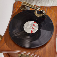 Gramophone en bois classique, phonographe rétro, lecteur de disques vinyles, gramophone antique, tourne-disques vinyle, récepteur audio