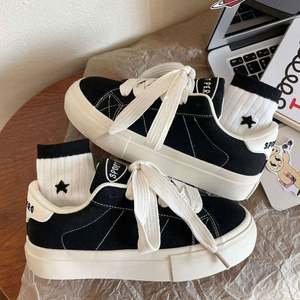 Nuevos Zapatos de Tacón Alto Color Vino Tinto para Mujer, con Diseño Retro Estilo Hong Kong, Punta Redonda y Cierre de Cordones para Otoño/Primavera - Product Image 1