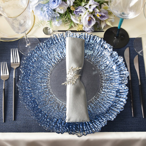 Juego de Platos de Vidrio con Borde Dorado al por Mayor, Platos Base de Vidrio Transparente con Diseño Floral Irregular para Banquetes de Boda - Product Image 3