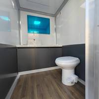 Toilettes mobiles de style européen pour l'extérieur, remorque de toilettes portables pour parcs, fabriquées en panneaux sandwich