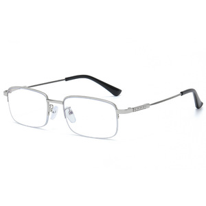 Montures de Lunettes Optiques Photochromiques Anti-Lumière Bleue Unisexe en Gros, en Titane - Product Image 4