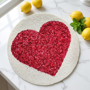 Salvamantel de Cuentas de Corazón Rojo Hecho a Mano, Tapete Redondo de Cuentas de Vidrio para Mesa, Plato Decorativo para San Valentín, Decoración de Mesa con Fondo Blanco - Product Image 3
