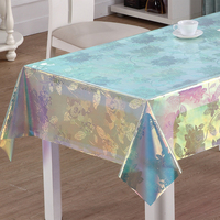 Nappe en vinyle irisé RNPT avec motif floral miniature dense, côtés réfléchissants arc-en-ciel et PVC facile à nettoyer pour la salle à manger