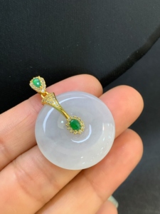 Chaîne de cou en jade birman naturel poli à la main, de qualité supérieure, en forme de donut, pour femmes, idéale pour les banquets et le quotidien, bijou luxueux - Product Image 3