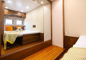 American Style 6X6 Off-Road Expedition Truck Heavy RV Camping Vehicle Extension composite en alliage d'aluminium pour les camping-cars de location - Product Image 6