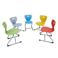 Chaise de formation moderne en PP coloré avec structure en acier pour étudiants et hôpitaux