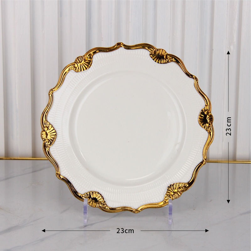 Or : assiette ronde de 9 pouces (23 x 23 x 3 cm).