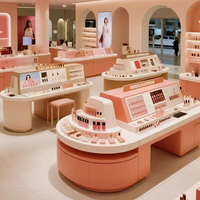 Vitrine en bois massif tendance pour magasin de cosmétiques, parfumerie, boutique, design intérieur métallique, solution de projet tout-en-un