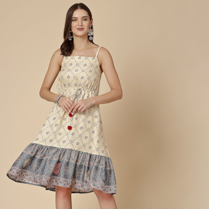 Robes d'été décontractées pour femmes, design élégant, tissu en rayonne, coupe trapèze, longueur genou - Product Image 1