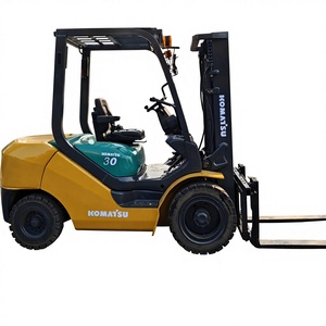 Montacargas Diésel Komatsu FD30T-16 de 3 Toneladas Usado, Original de Japón, en Buenas Condiciones, con Tres Mástiles y Desplazador Lateral - Product Image 1