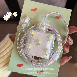 Housse de protection en époxy pour iPhone 18W-20W avec cordon de charge rapide Kawaii Cute Little White Daisies Wave Boeder - Product Image 4