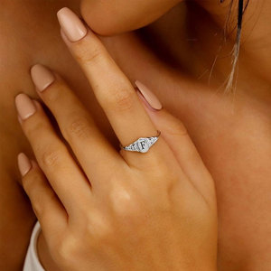 <span class=keywords><strong>Anello</strong></span> con Sigillo Personalizzato con Iniziale Placcato in <span class=keywords><strong>Oro</strong></span> <span class=keywords><strong>Rosa</strong></span> Ottone Lettera Maiuscola Ellissoidale <span class=keywords><strong>Anello</strong></span> alla Moda - Product Image 4
