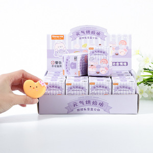 ของเล่นบีบเค้กสควิชชี่บรรเทาความเครียด วัสดุยาง ของขวัญสำหรับวัยรุ่น ของเล่นชิ้นเล็ก ของตกแต่ง ขายดี - Product Image 4