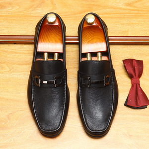 Zapatos Oxford de cuero verde italiano de alta gama, hechos a mano con diseño de grabado láser, elegantes y formales. - Product Image 2