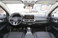 Berline à essence 2024 K3 1.5L CVT automatique édition de luxe, 5 sièges en cuir, caméra arrière, Euro VI, conduite à gauche, ACC, pneus R16, toit ouvrant