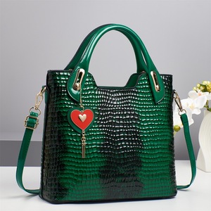 Bolsos de Hombro de Moda Vintage al por Mayor de Guangzhou, Bolsos de Mano de Cuero PU Personalizados para Mujer - Product Image 2