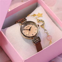 Jam Tangan Retro Wanita Pelajar Gaya Inggris Mewah Ringan Bernilai Tinggi Dial Kecil Quartz Tali Akrilik Casing Aloi Jarum Penunjuk