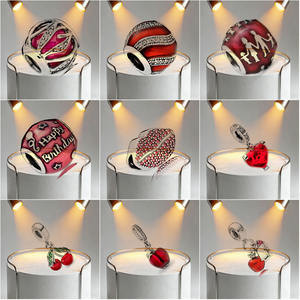 Pulsera <span class=keywords><strong>de</strong></span> <span class=keywords><strong>Plata</strong></span> Pura 925 para Mujer, con Diseño <span class=keywords><strong>de</strong></span> Manzana Roja, Fresa y Cereza en Forma <span class=keywords><strong>de</strong></span> Corazón, Pulsera <span class=keywords><strong>de</strong></span> Cristal con Cuentas DIY - Product Image 3