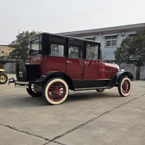 Auto Clásico Eléctrico Rojo y Negro de 5 Plazas, con un Cómodo Diseño Vintage para Turismo y Viajes de Ocio - Product Image 4
