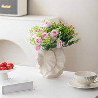 Vase en céramique semi-artisanal YHM modèle 8219, blanc mat, glaçure colorée élégante, design moderne minimaliste de style nordique, créatif