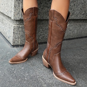 Bottes de chevalier pour femmes avec rivets métalliques, bottes longues à hauteur du genou de style cowboy, chaussures à talons épais de style western pour femmes - Product Image 6