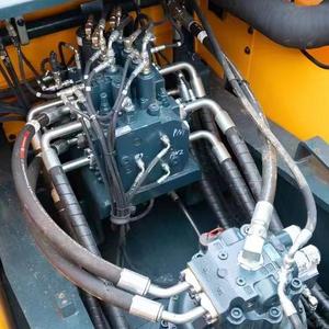Excavatrice sur chenilles Hyundai HX350 de 35 tonnes avec moteur Cummins, pompe et moteur haute efficacité - Product Image 6