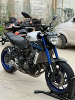 Yamaha MT-09 890cc, moto de rue haute performance refroidie par eau, adaptée aux pilotes expérimentés, parfaite pour la conduite en ville