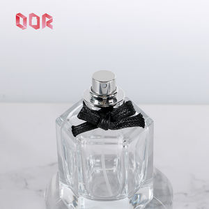 Flacon vide en verre pour parfum, forme personnalisée, facile à presser, 50 ml, 100 ml, bouchon noir en forme de losange, flacons liquides cosmétiques - Product Image 3