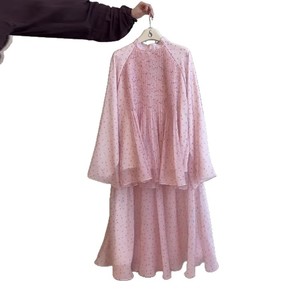 Ensemble de costume en mousseline de soie rose à fleurs pour femmes, coupe ample, manches classiques, tenue décontractée, style transfrontalier Europe-Amérique - Product Image 4