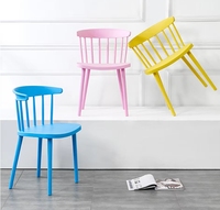 Chaises en plastique de gros pour l'extérieur, chaises de jardin légères pour patio, cour, pique-nique, réunion