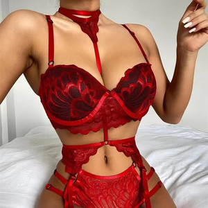 Conjunto de lencería sexy de tres piezas con liguero de elastano y cuello halter de encaje, directo de fábrica - Product Image 1