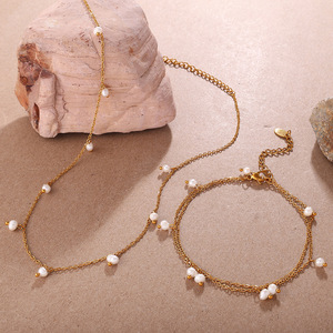 Collier à pampilles en perles d'eau douce style Ins Soft Girl, chaîne de clavicule minimaliste de luxe empilable pour femme, idéal pour le superposition quotidienne - Product Image 1