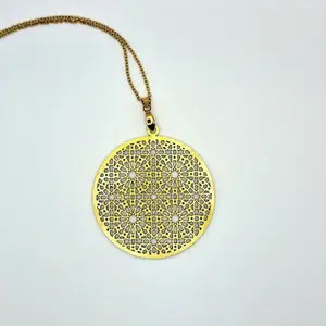 Best Selling Round Pendant 18k Gold Necklace Boho Jewelry Plated 316l Stainless Steel Geometric Arabesque Shapes Disc Necklace